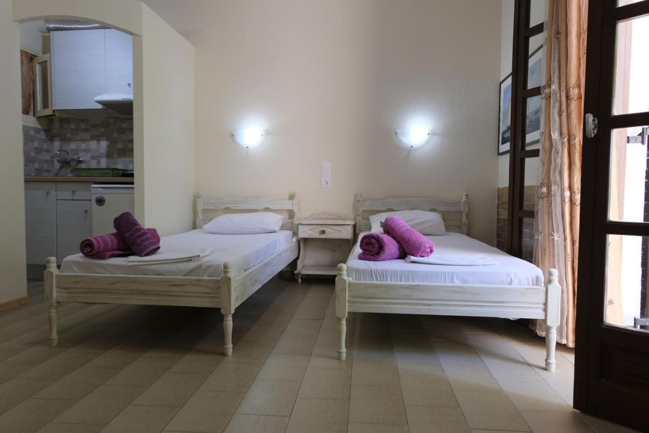 Taxiarchis Apartments Szkiáthosz Kültér fotó