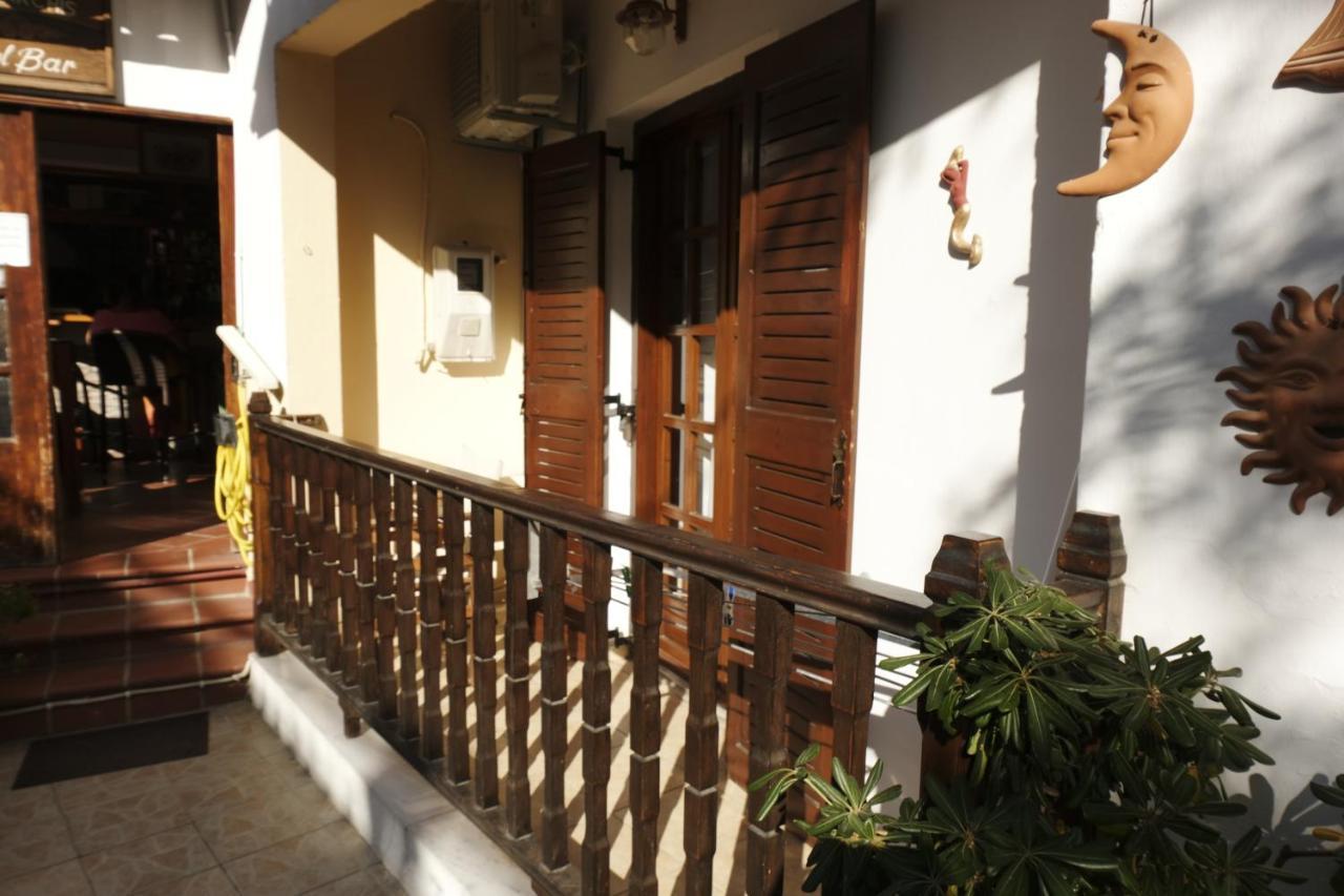Taxiarchis Apartments Szkiáthosz Szoba fotó