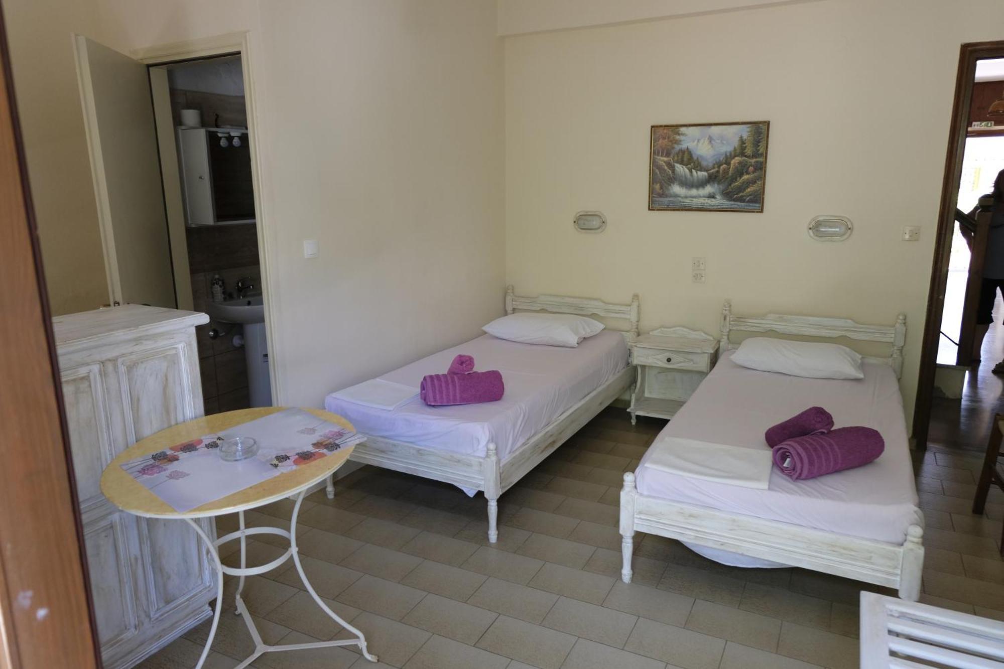 Taxiarchis Apartments Szkiáthosz Szoba fotó