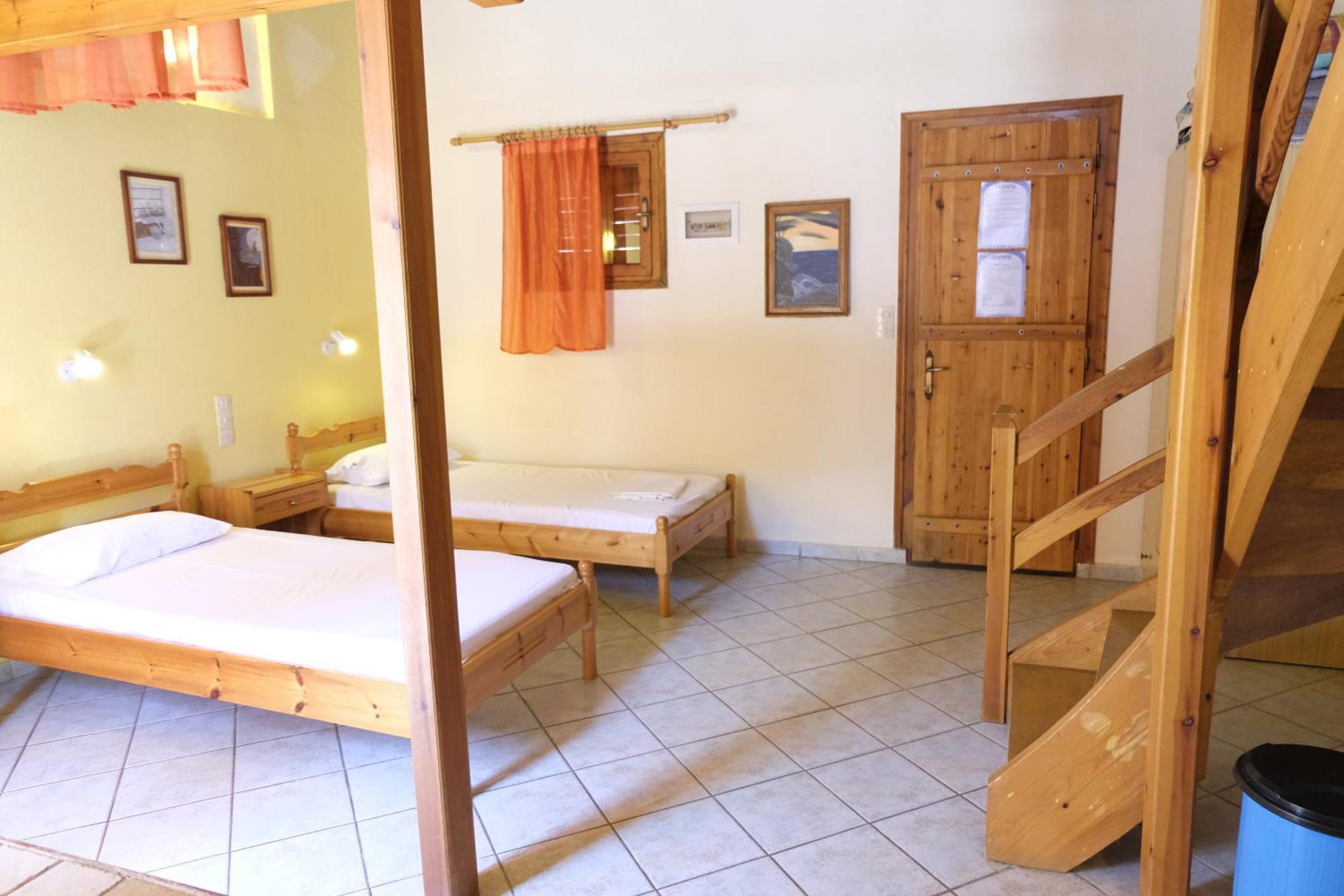 Taxiarchis Apartments Szkiáthosz Szoba fotó