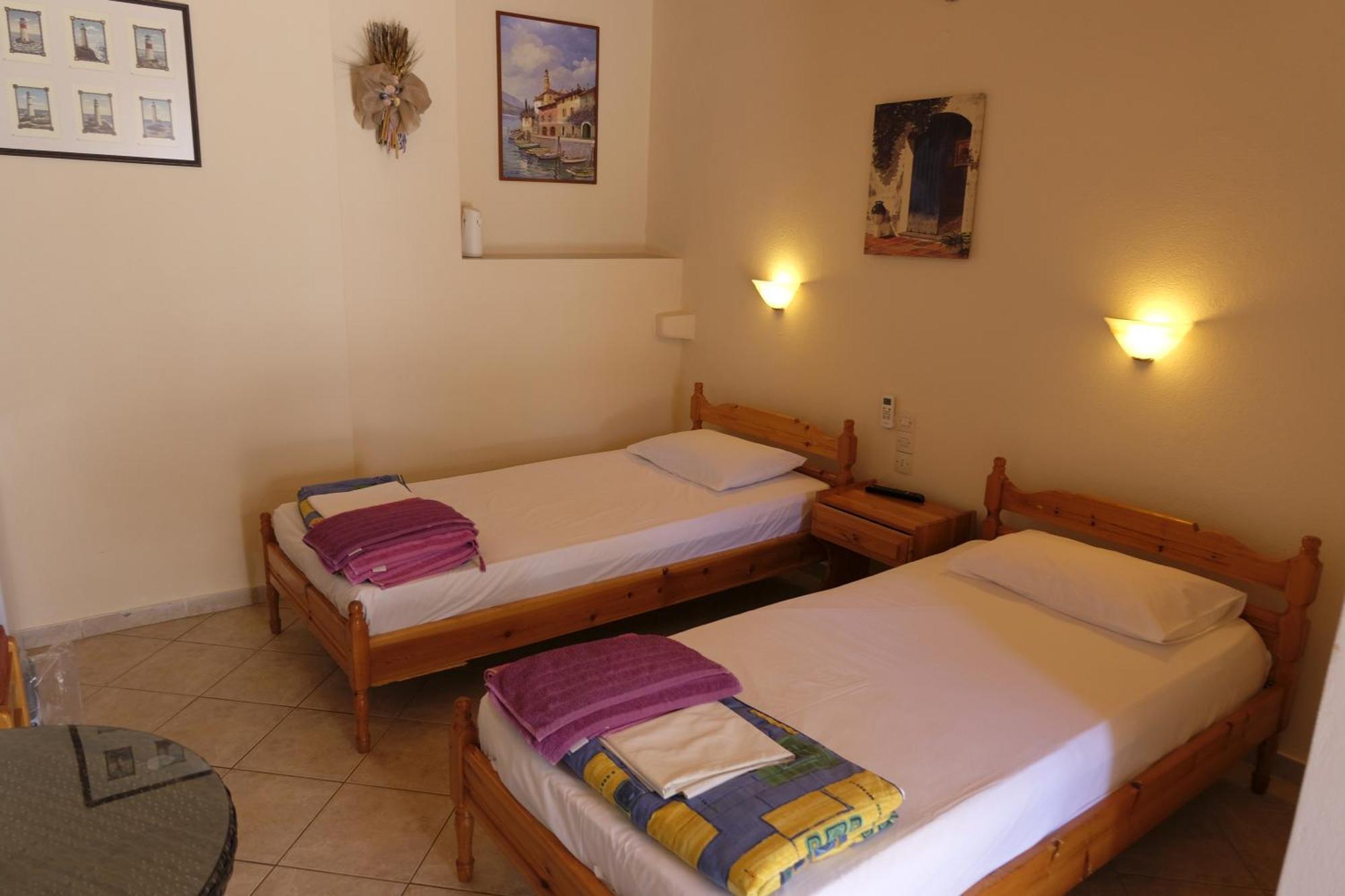 Taxiarchis Apartments Szkiáthosz Szoba fotó