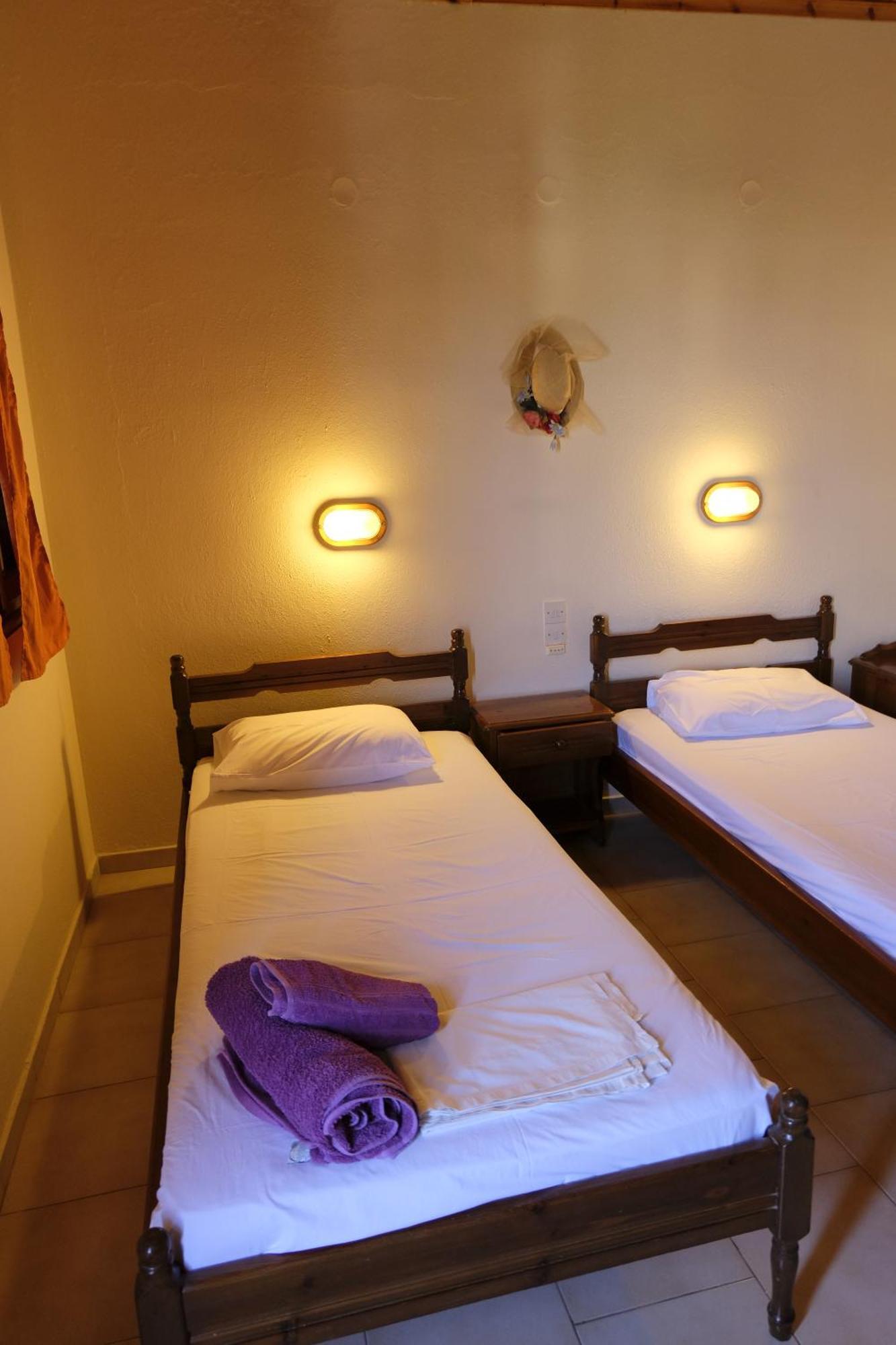 Taxiarchis Apartments Szkiáthosz Szoba fotó