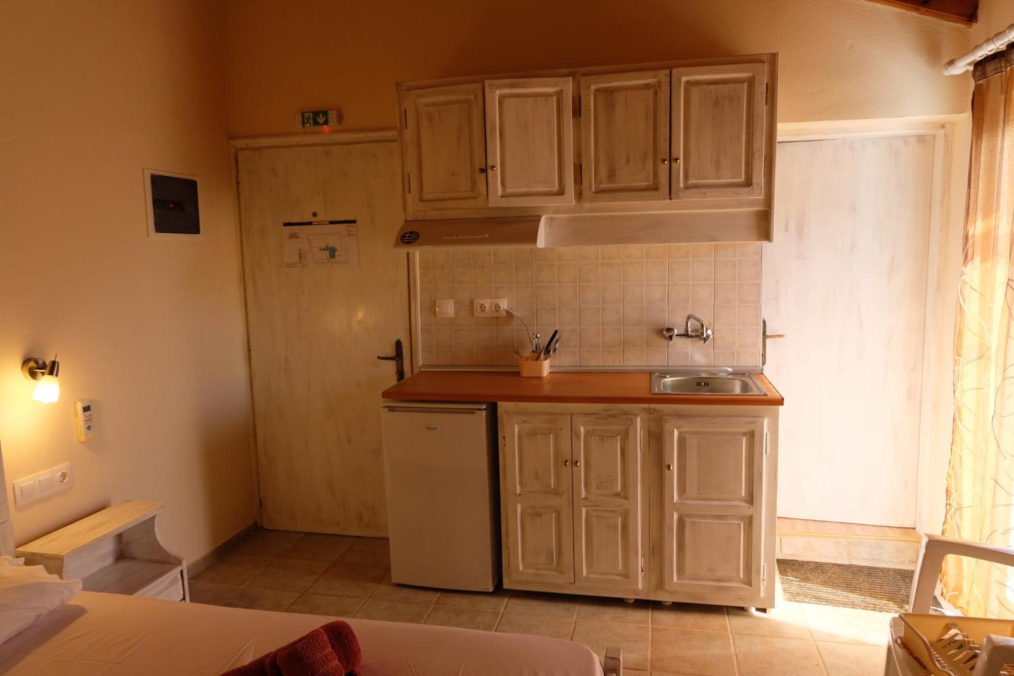 Taxiarchis Apartments Szkiáthosz Szoba fotó